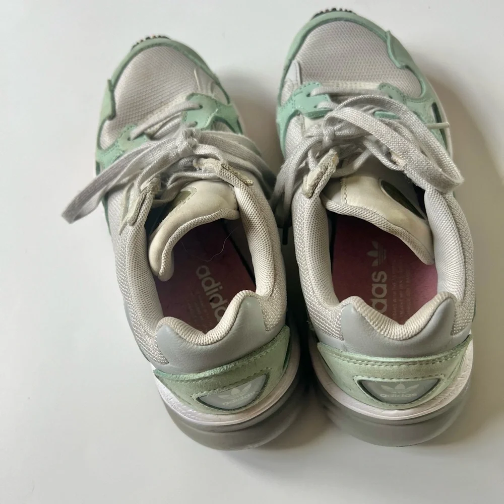 Adidas Falcon grey and green athletic shoe sneakers size 8 - Picture 5 of 7
